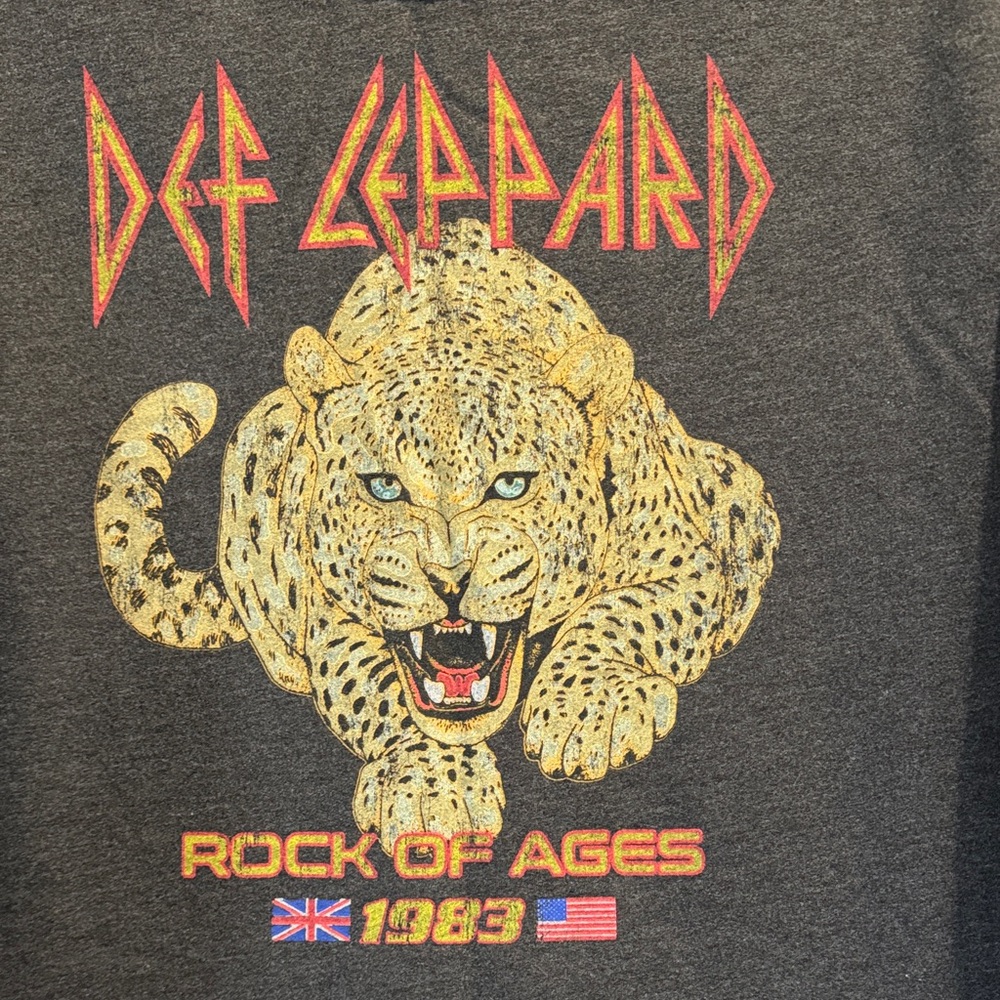 Def Leppard Women's Black Graphic Sweatshirt - Rock of Ages Medium - Picture 2 of 5